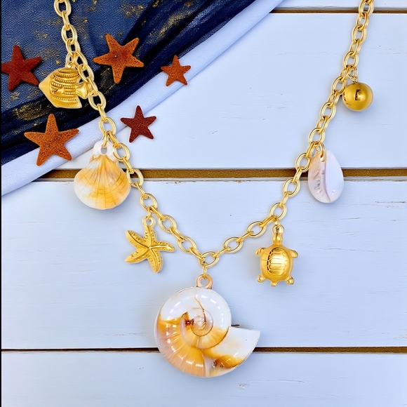 ποΈ Boho Ocean-Inspired Gold Charm Summer Vacay Necklace Shells Sea Life Accents - Picture 7 of 13